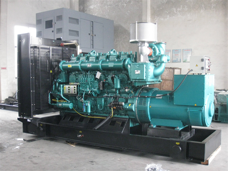 奈曼200KW 柴油发电机的油耗是多少？