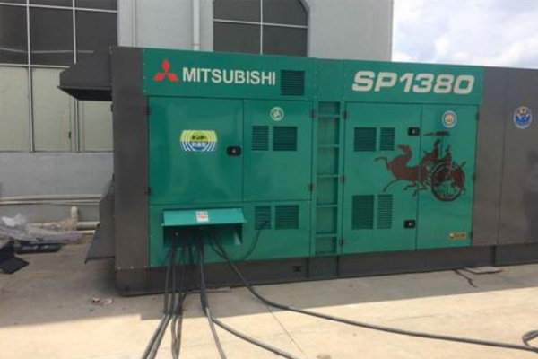 奈曼为什么有些柴油发电机组的输出电压可以调节？