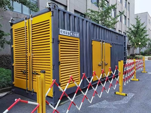 奈曼如何使用转速表检查发动机的转速？