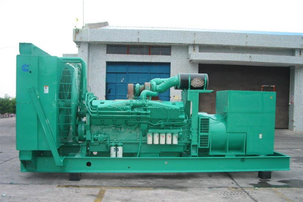 奈曼工厂发电机应急发电时如何更准确地检查发电机状态？