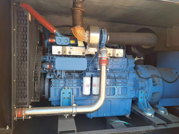 奈曼燃油消耗率与进气温度的具体关系是什么？